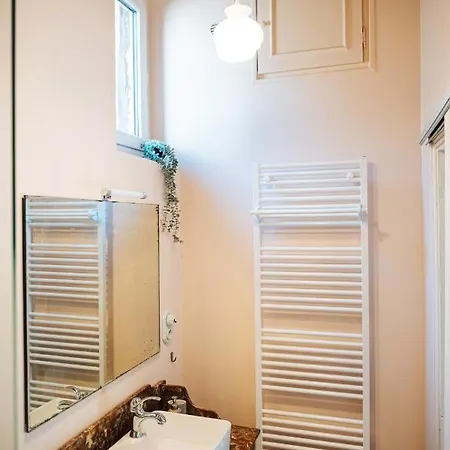 Loveroom Du Perche : Maison Avec Balneo 펜션