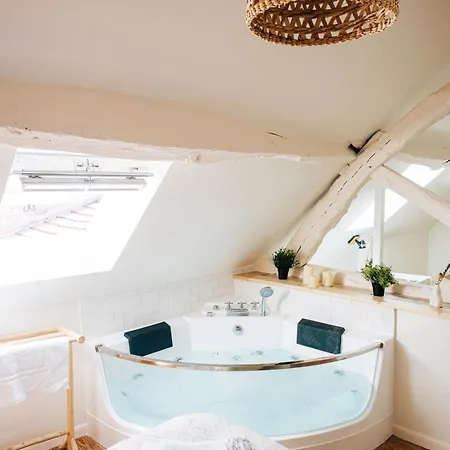 Loveroom Du Perche : Maison Avec Balneo Vakantiehuis *