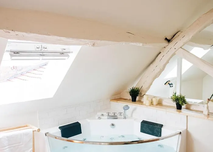 Loveroom Du Perche : Maison Avec Balnéo Hébergement de vacances *